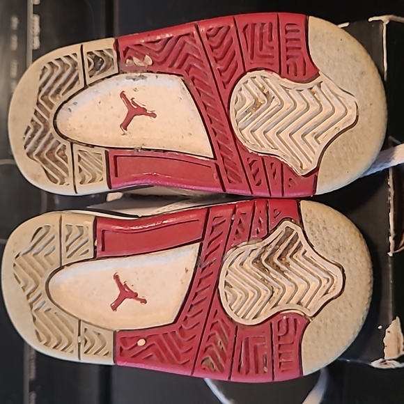 Jordan 4 "Fire Red" Toddler Size 4c released 2012 - Picture 4 of 4